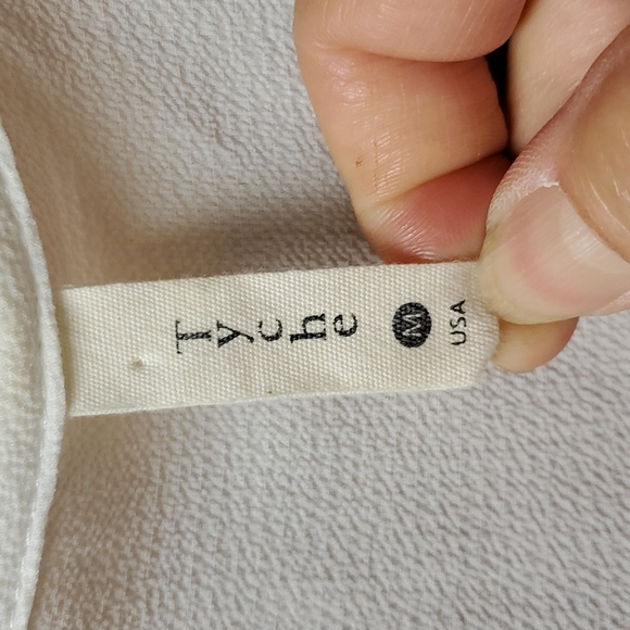 Tyche woman's blouse,  size med - Picture 2 of 4